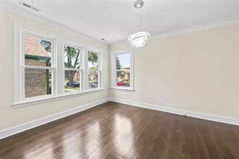 Living - 3237 W 83rd Pl, Chicago, IL 60652 photo 1 of 5