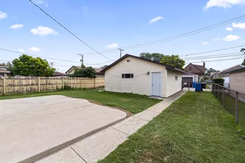 Exterior - 3237 W 83rd Pl, Chicago, IL 60652 photo 4 of 6