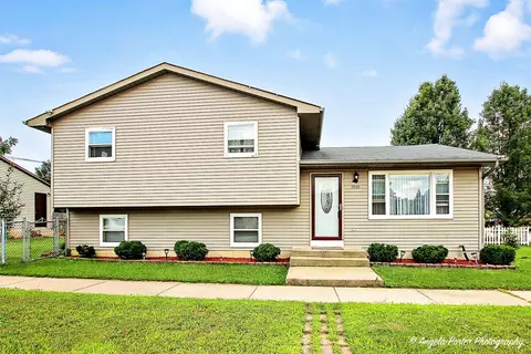 1901 Gilboa Ave, Zion, IL 60099