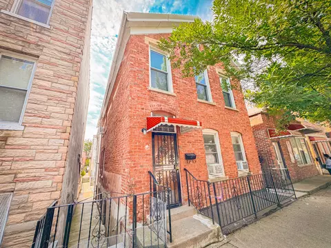 235 W 23rd St, Chicago, IL 60616