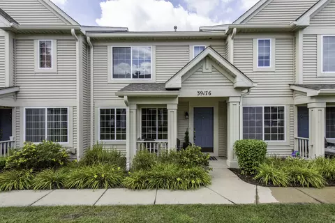 39176 Welsh Ln, Beach Park, IL 60083