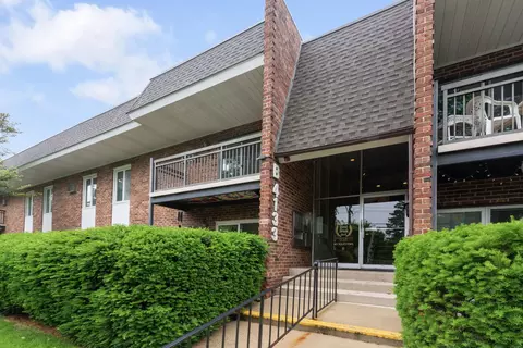 4133 Saratoga Ave #B-220, Downers Grove, IL 60515