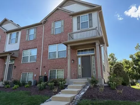 484 Belvedere Ln, Aurora, IL 60502