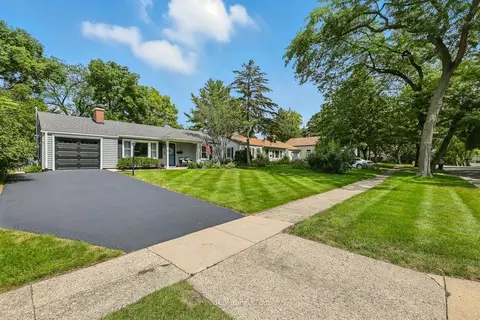 Exterior - 1913 E Liberty Dr, Wheaton, IL 60187 photo 3 of 6
