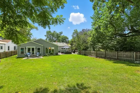 Exterior - 1913 E Liberty Dr, Wheaton, IL 60187 photo 6 of 6