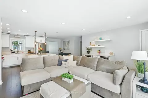 Living - 1913 E Liberty Dr, Wheaton, IL 60187 photo 1 of 3