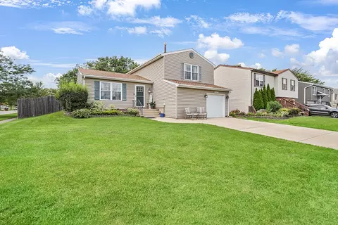 20624 S Frankfort Square Rd, Frankfort, IL 60423