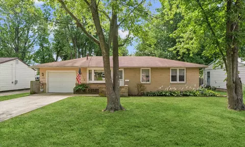 1034 Roselawn Dr, Paxton, IL 60957