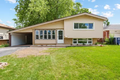 1049 Perda Ln, Des Plaines, IL 60016