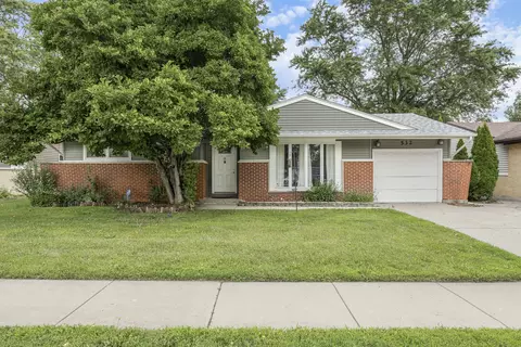 532 Landmeier Rd, Elk Grove Village, IL 60007