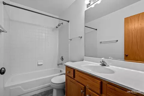 Bath - 14215 S Longview Ln, Plainfield, IL 60544 photo 2 of 3