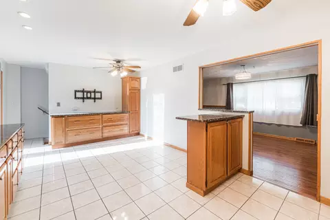 4 N427 3rd Ave, Addison, IL 60101 photo 11