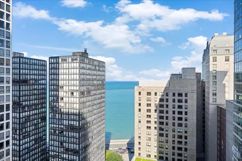 247 E Chestnut St #802, Chicago, IL 60611 photo 16