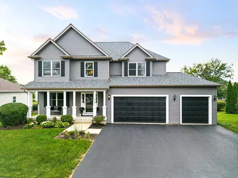 318 Davis Dr, Sycamore, IL 60178