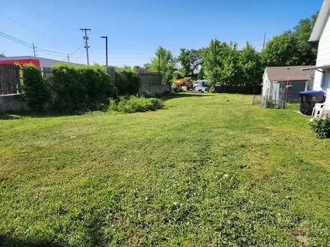 1216 W Market St, Bloomington, IL 61701