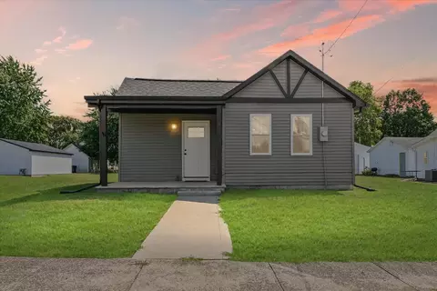 107 W Front St, Fisher, IL 61843