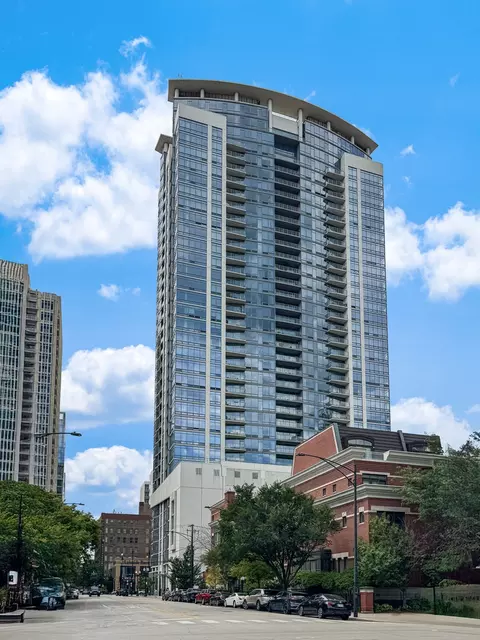 100 E 14th St #2202, Chicago, IL 60605