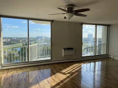 Living - 20 N Tower Rd #9D, Oak Brook, IL 60523 photo 2 of 5