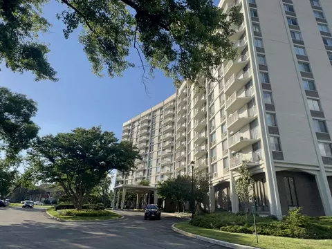 Exterior - 20 N Tower Rd #9D, Oak Brook, IL 60523 photo 3 of 3