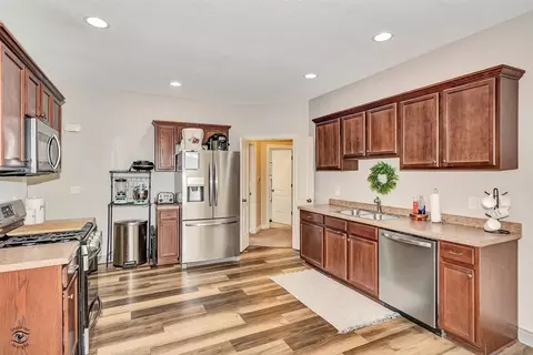 Kitchen - 1425 Timber Ridge Ct, Kankakee, IL 60901 photo 1 of 3
