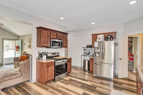 Entry Way - 1425 Timber Ridge Ct, Kankakee, IL 60901 photo 2 of 2
