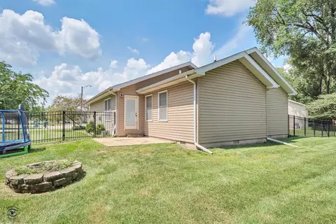 Exterior - 1425 Timber Ridge Ct, Kankakee, IL 60901 photo 6 of 6