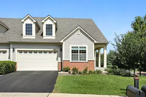 1884 Glenwood Cir #B, Sugar Grove, IL 60554
