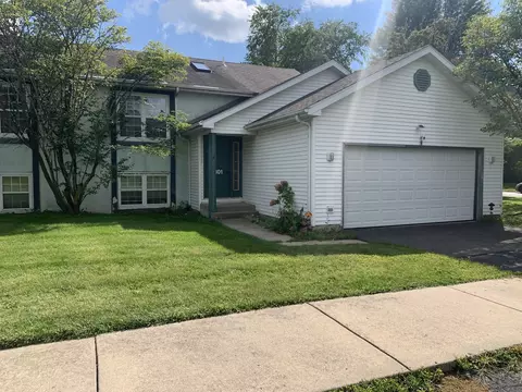 1301 Green Meadow Ln, Harvard, IL 60033