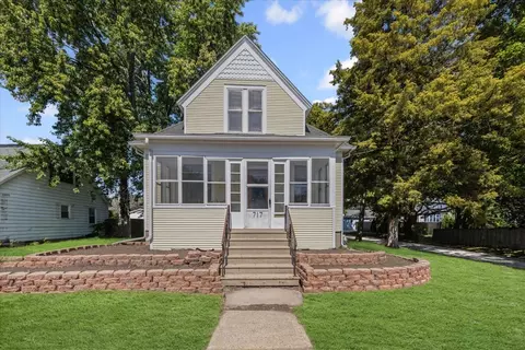 717 Edward St, Sycamore, IL 60178