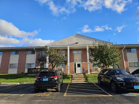 693 E Fullerton Ave #201, Glendale Heights, IL 60139