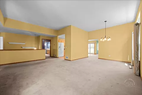 21600 W Larch Dr, Plainfield, IL 60544 photo 8
