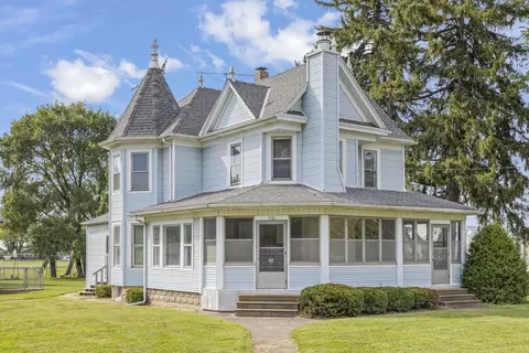 301 N Main St, Herscher, IL 60941