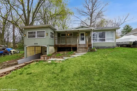 580 Holiday Dr, Somonauk, IL 60552