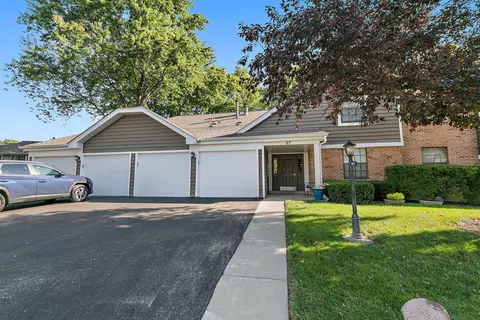 67 Margate Ct #A2, Schaumburg, IL 60193