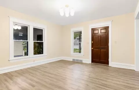 757 2nd Ave, Aurora, IL 60505 photo 2