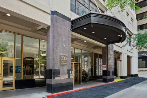 200 N Dearborn St #2208, Chicago, IL 60601