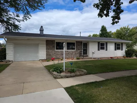 1636 N Ridge Dr, Freeport, IL 61032