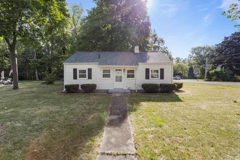 502 N Calhoun St, Tolono, IL 61880