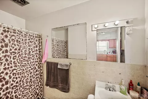 Bath - 459 E State St, Sycamore, IL 60178 photo 2 of 2