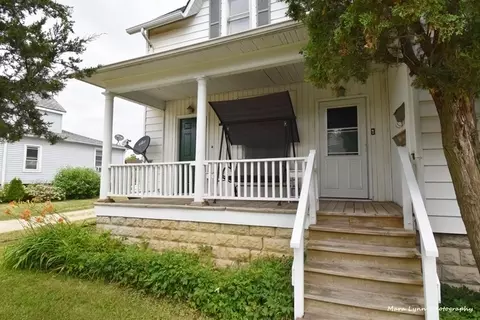 Exterior - 459 E State St, Sycamore, IL 60178 photo 1 of 6