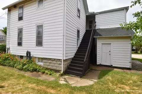 Exterior - 459 E State St, Sycamore, IL 60178 photo 3 of 6