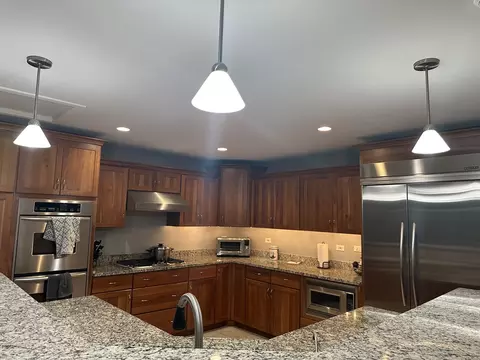 Kitchen - 520 Russell St, Wheeling, IL 60090 photo 2 of 3
