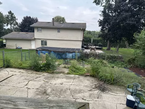 Exterior - 520 Russell St, Wheeling, IL 60090 photo 2 of 8