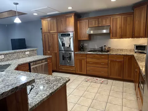 Kitchen - 520 Russell St, Wheeling, IL 60090 photo 3 of 3