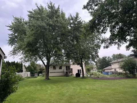 Exterior - 520 Russell St, Wheeling, IL 60090 photo 6 of 8