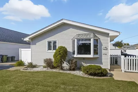 5746 W 88th St, Oak Lawn, IL 60453