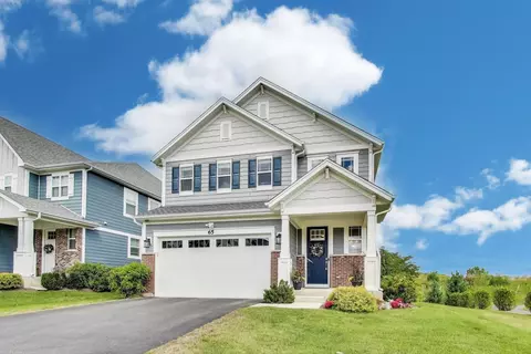 65 Commons Cir, Hawthorn Woods, IL 60047