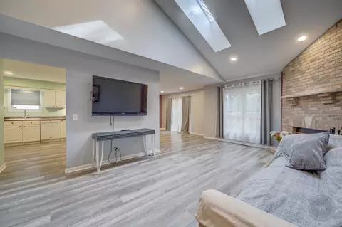 309 Inner Circle Dr, Bolingbrook, IL 60490 photo 5
