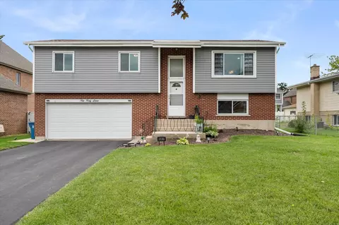 547 N Van Auken St, Elmhurst, IL 60126