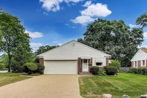 Exterior - 2435 Pick Dr, Glenview, IL 60025 photo 4 of 5